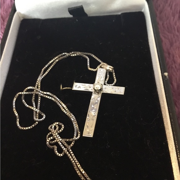 Estate 14k White Gold Round Brilliant Cut Diamond Etched Cross Necklace - Picture 2 of 15